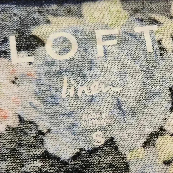 LOFT navy floral top, size small - Picture 8 of 9